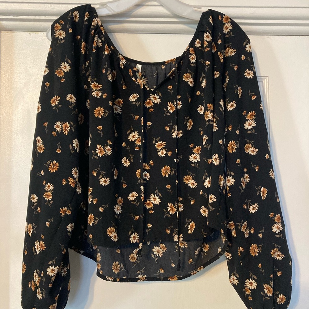 Chic Floral Black Blouse
